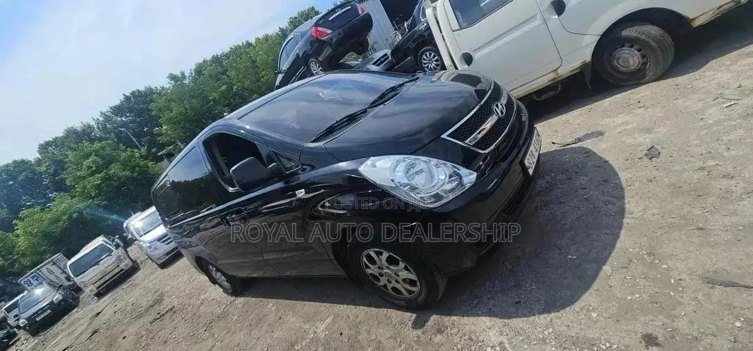 Hyundai Starex 2016 Black