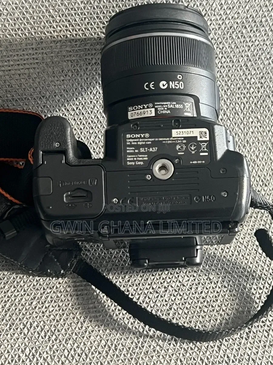 Sony Alpha Slt-a37 Dslr Camera With 18-55mm Zoom Lens
