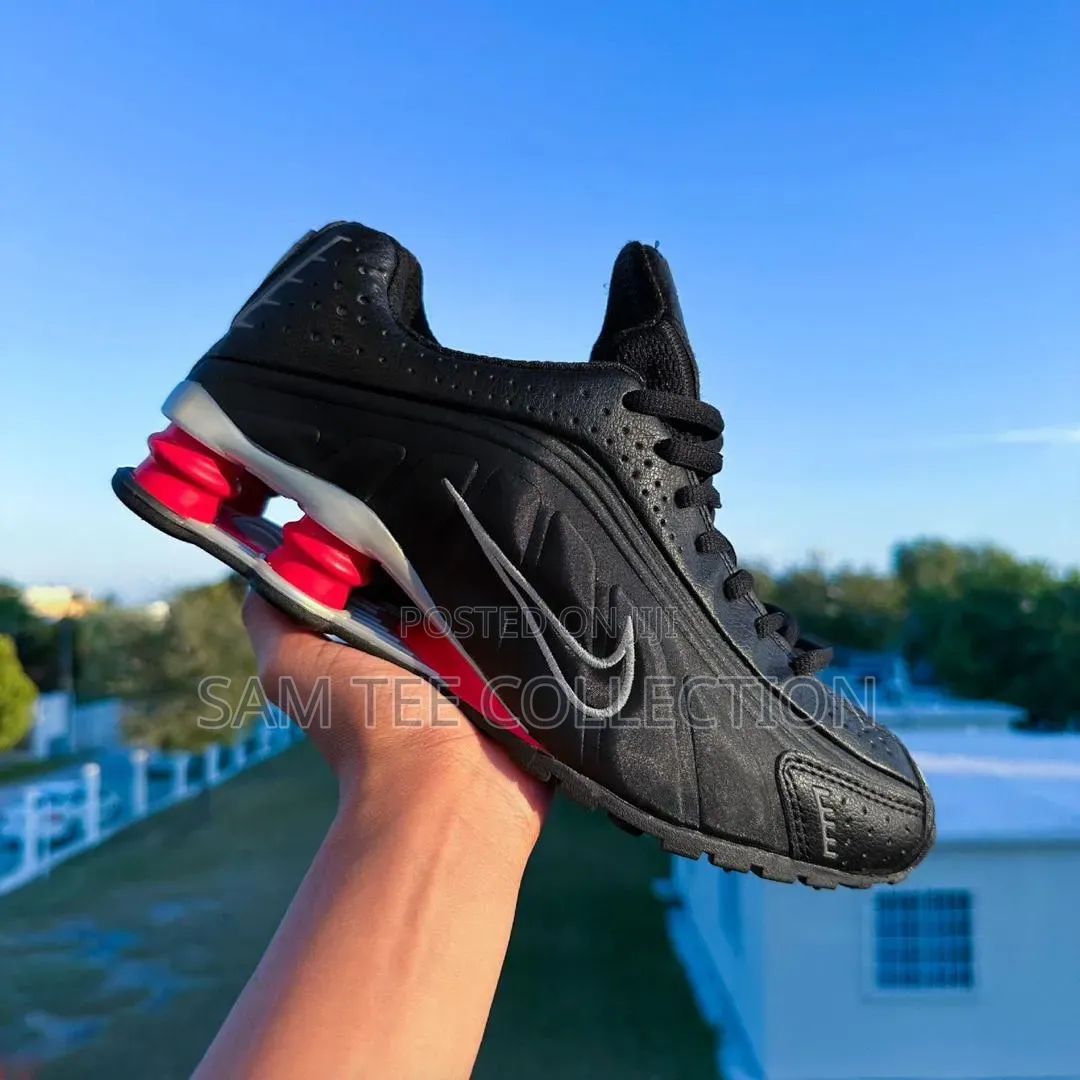 Nike Shox R4