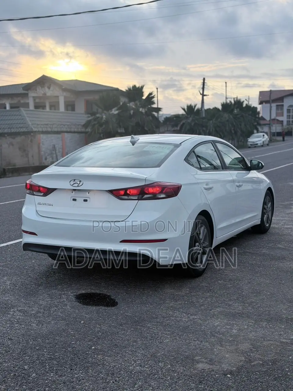 Hyundai Elantra Limited Sedan FWD (2.0L 4cyl 6A) 2017 White