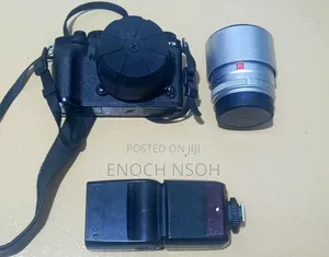 Fuji Xt3 With 23mm F1. 4 Lens 56mm F1. 8 Lens