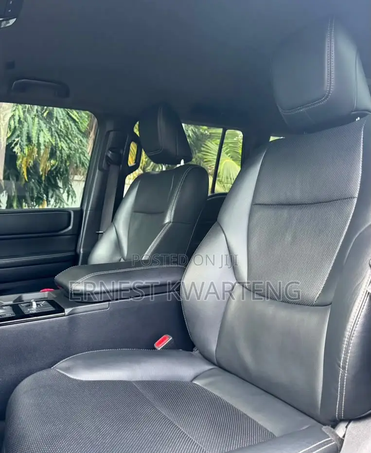 Toyota Land Cruiser Prado 2.8 2025 Gray