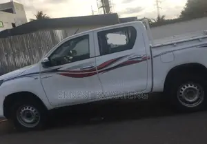 Toyota Hilux Revo Double Cab Petrol 2.7 AWD 2020 White