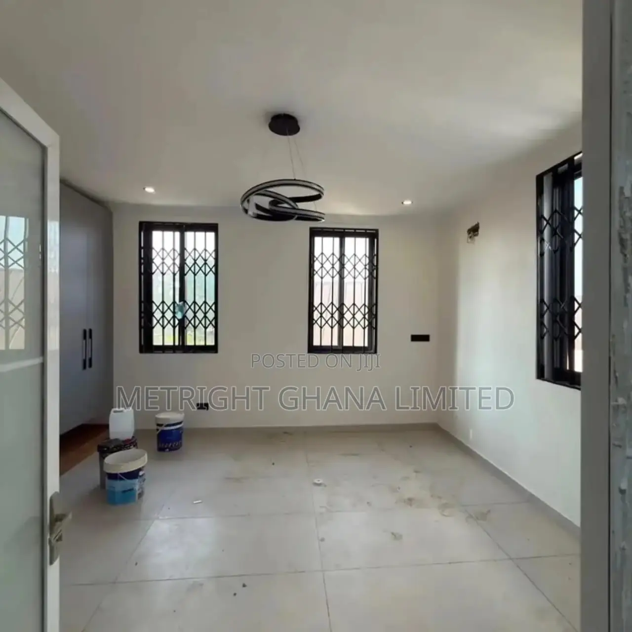 5bdrm House in Metright Properties, Accra Metropolitan for sale