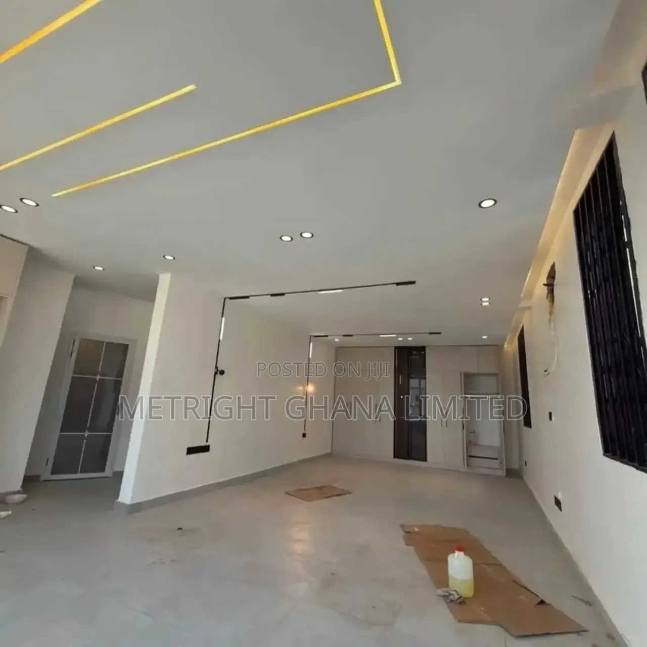 5bdrm House in Metright Properties, Accra Metropolitan for sale