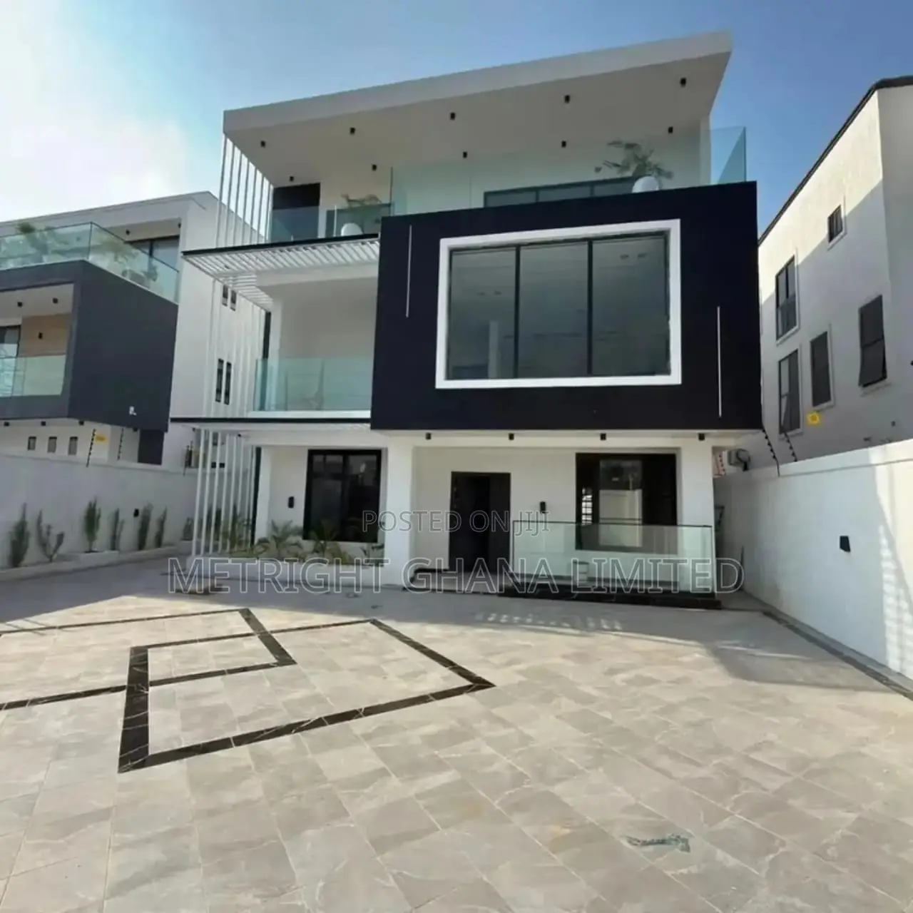 5bdrm House in Metright Properties, Accra Metropolitan for sale