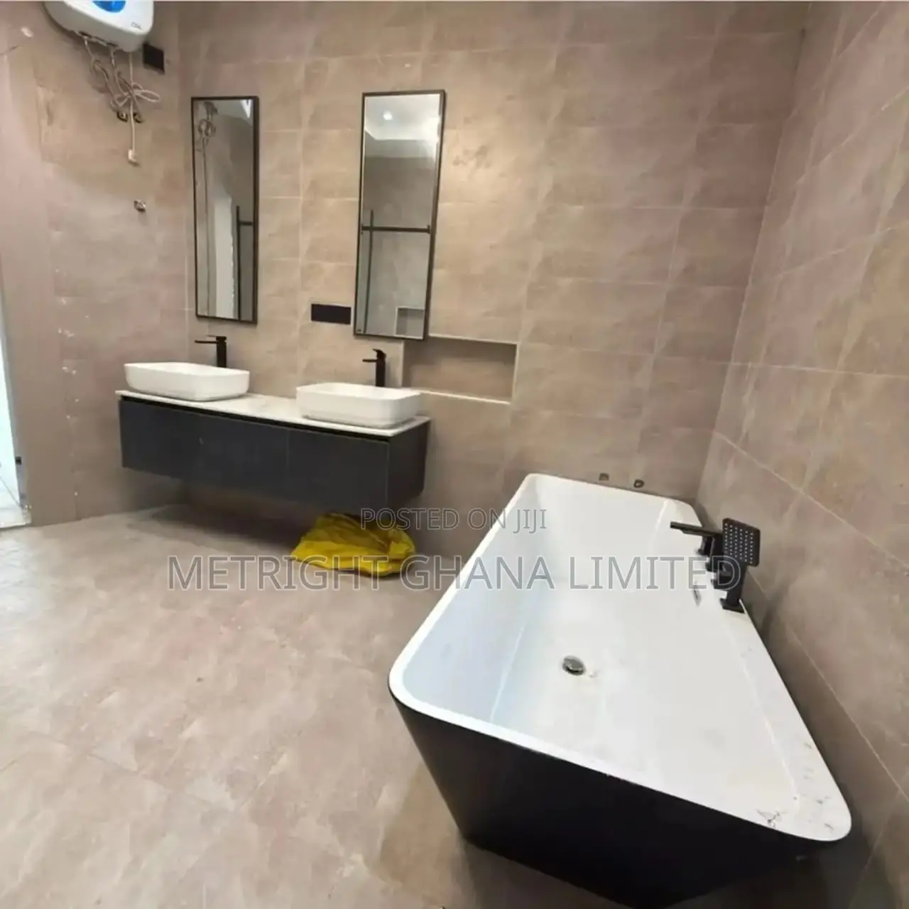 5bdrm House in Metright Properties, Accra Metropolitan for sale