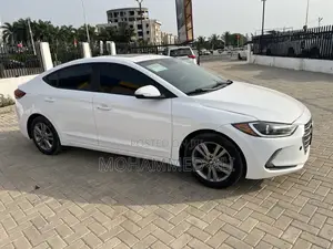 Hyundai Elantra Limited 2018 White