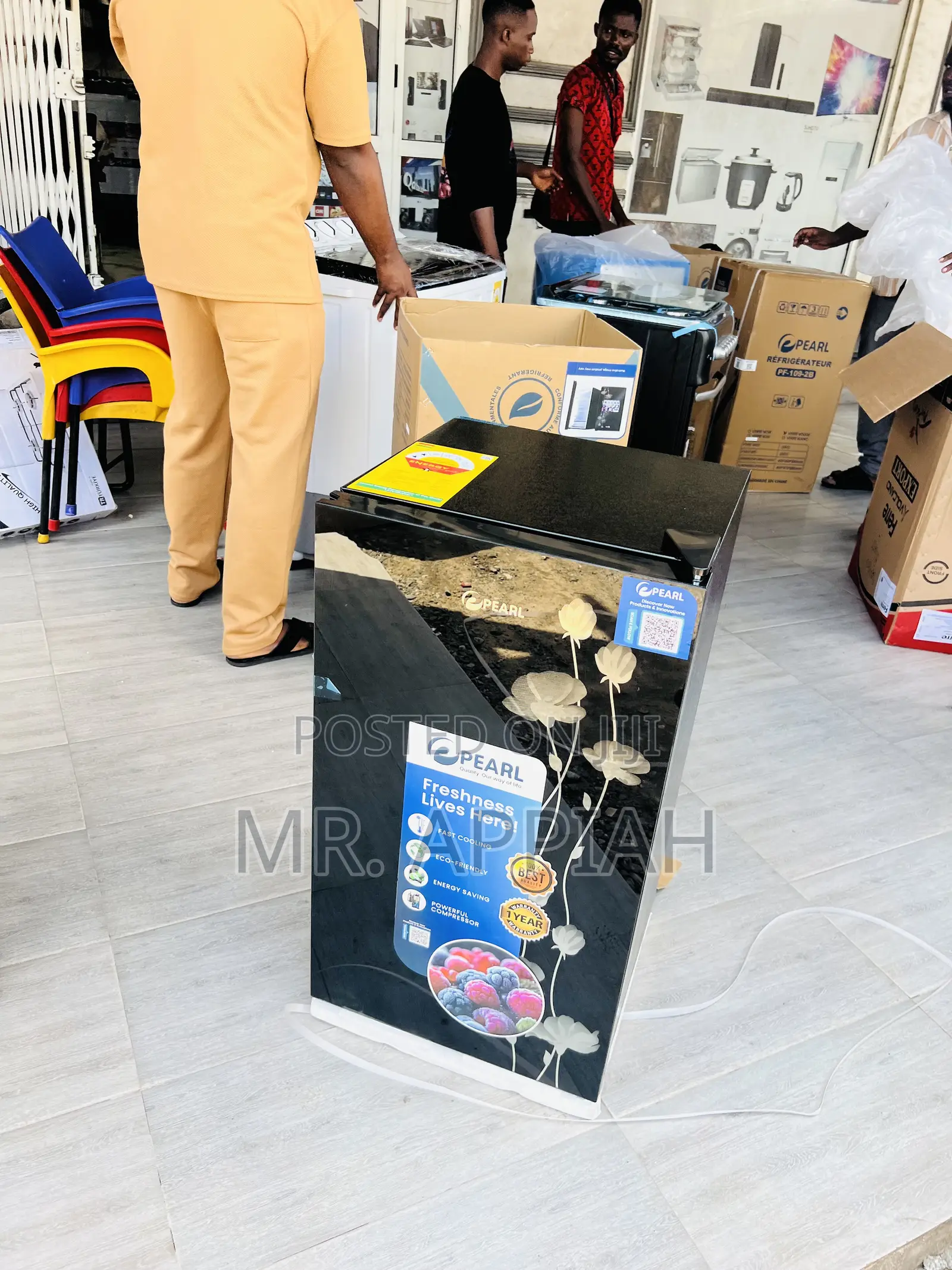 Extremely Classic Pearl Single Door Table Top Fridge(80liters) Black