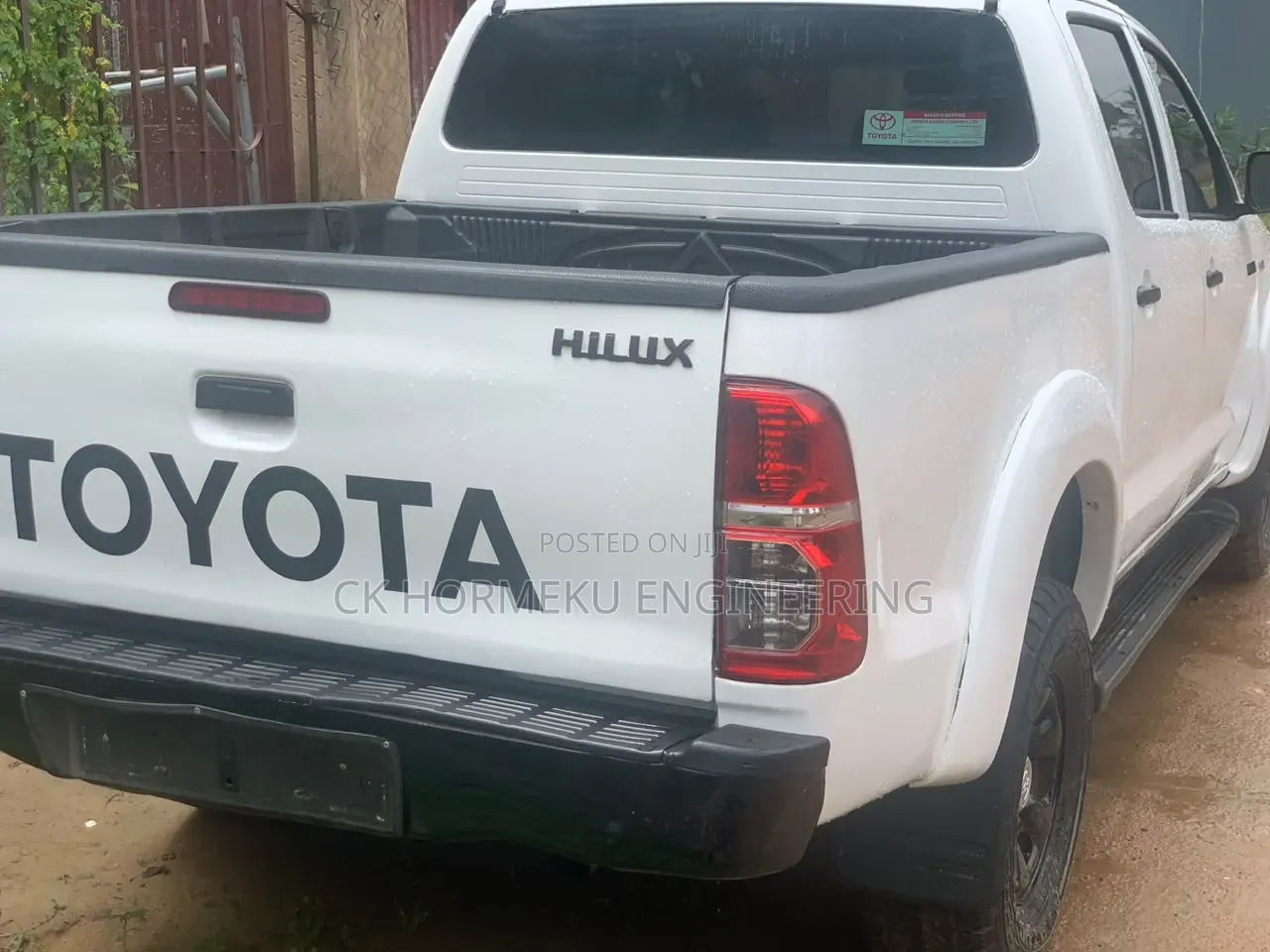 Toyota Hilux 2012 White
