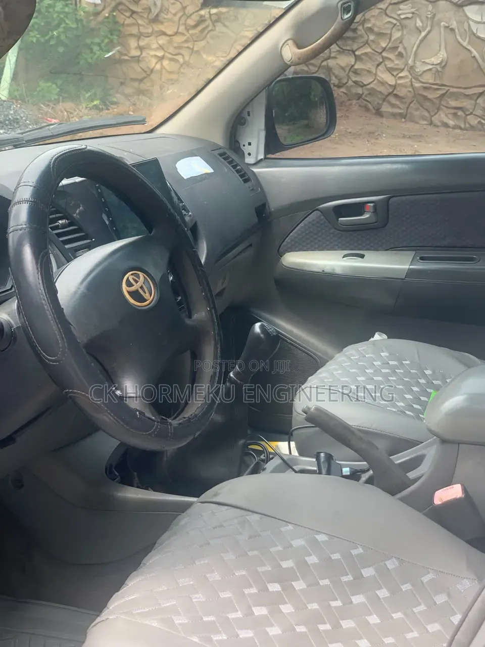 Toyota Hilux 2012 White
