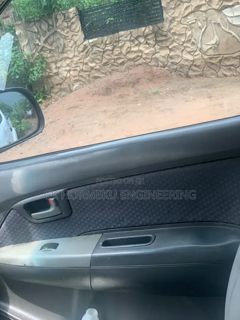 Toyota Hilux 2012 White