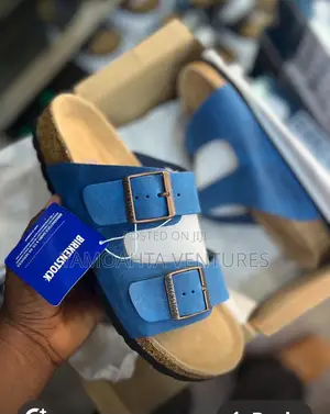 Birkenstock-Style Slippers – Comfort Meets Everyday Style