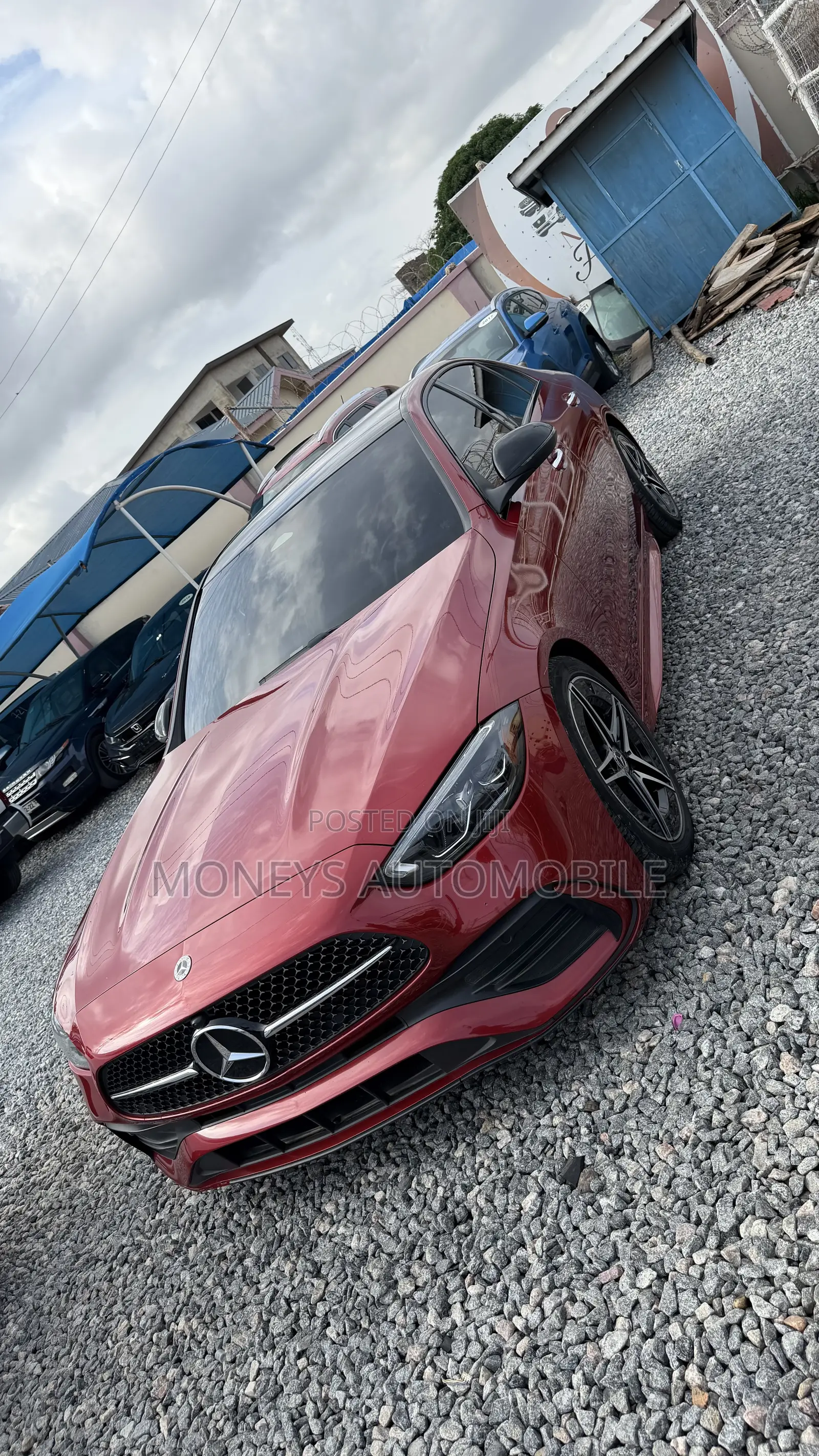 Mercedes-Benz C300 2023 Red