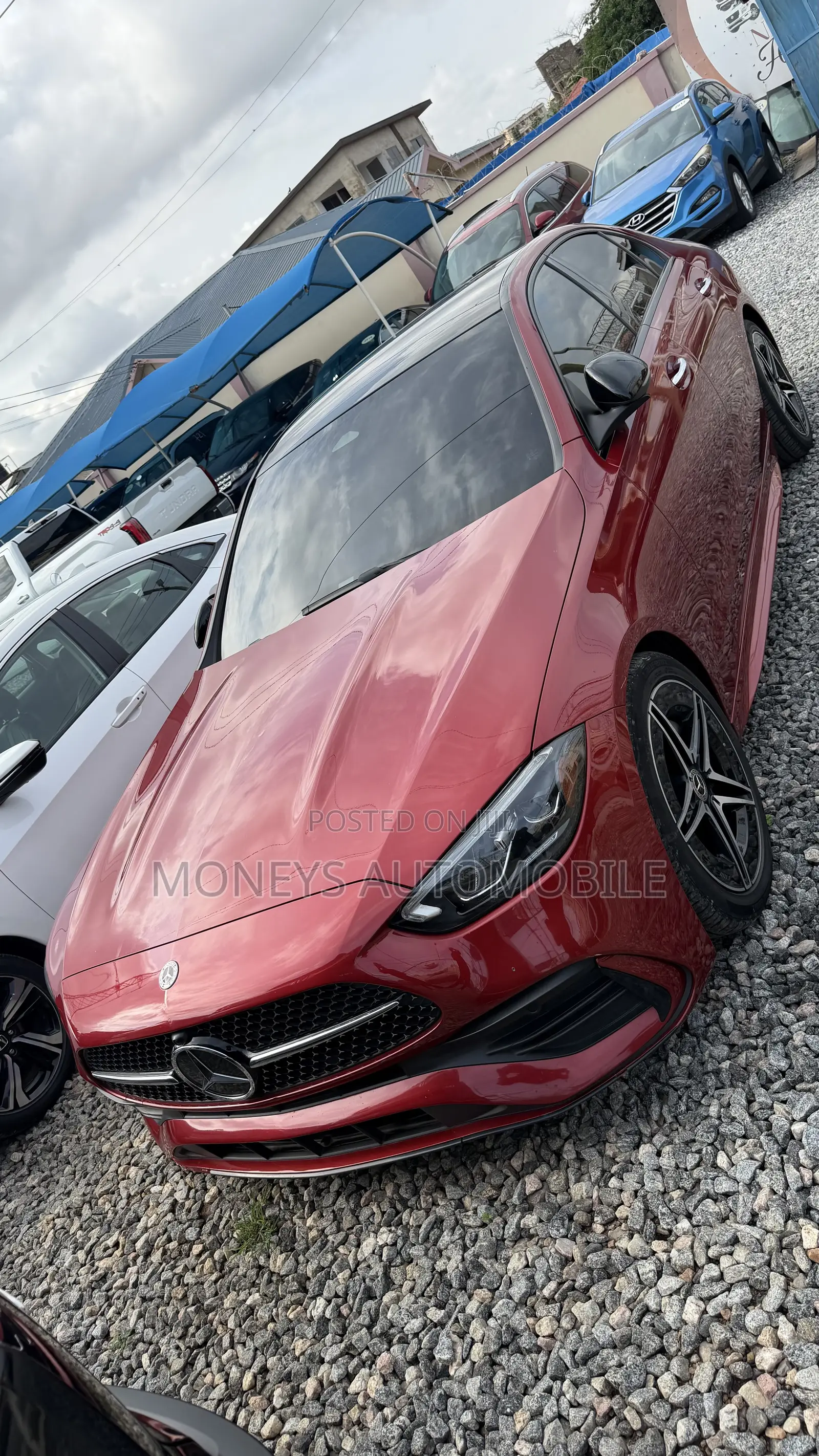 Mercedes-Benz C300 2023 Red