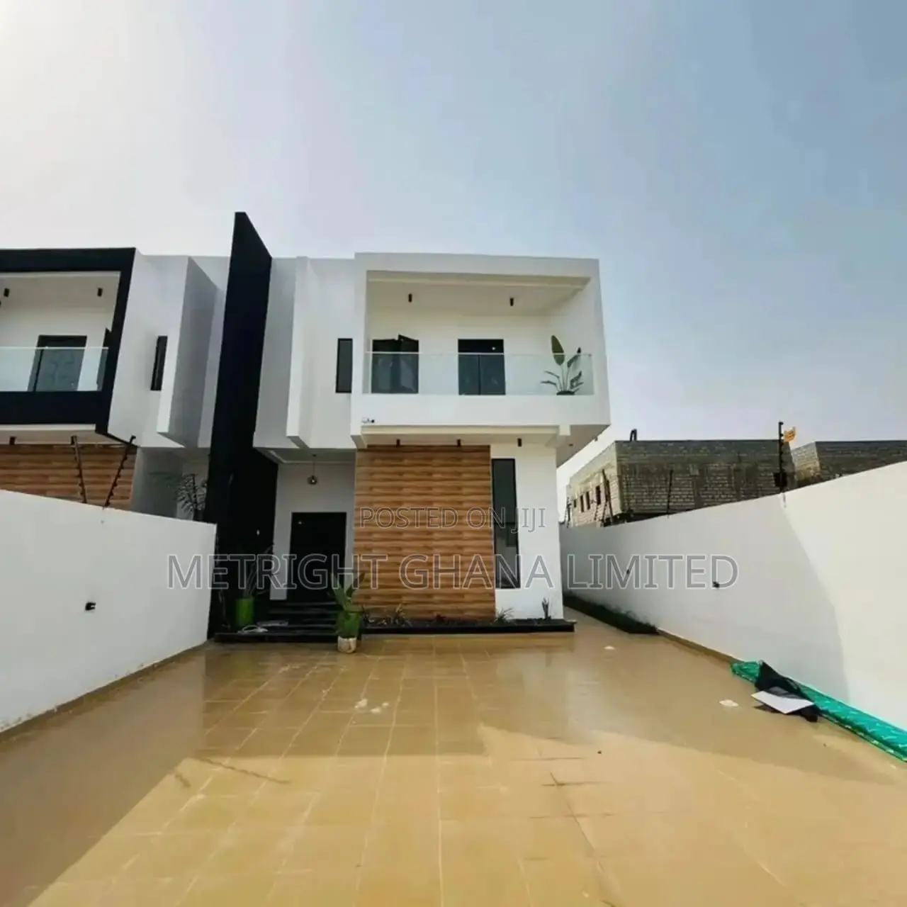 4bdrm House in Metright Properties, Accra Metropolitan for sale