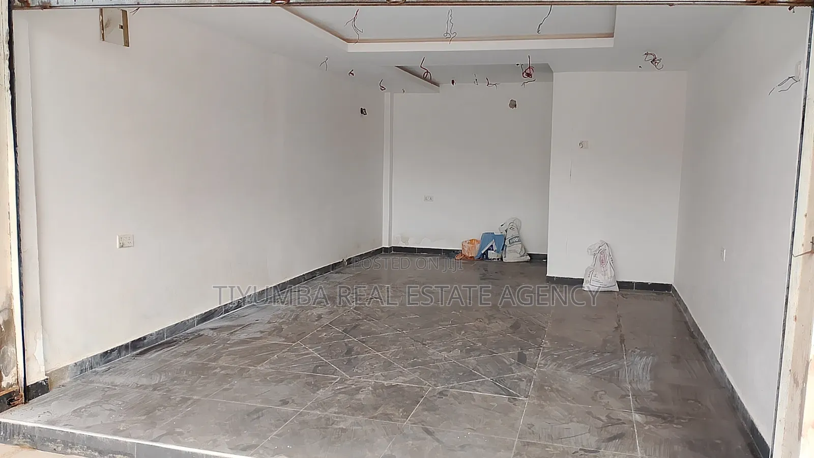 Shop Space for Rent at Musuku.