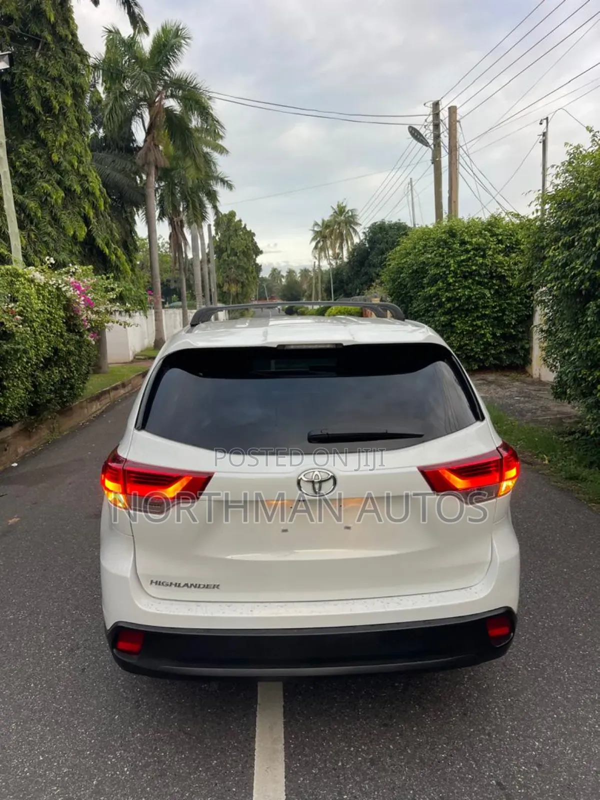 Toyota Highlander LE 4x2 (2.7L 4cyl 6A) 2018 White
