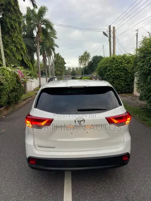 Toyota Highlander LE 4x2 (2.7L 4cyl 6A) 2018 White