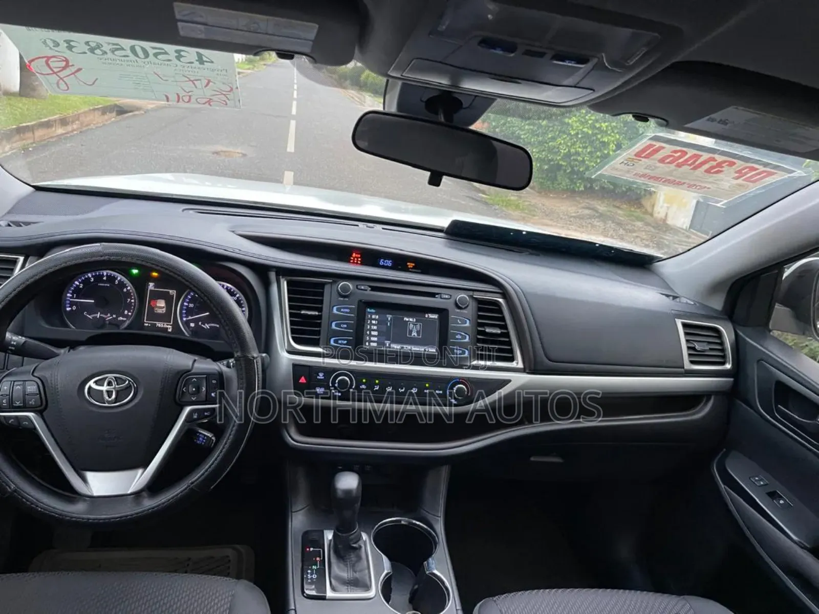 Toyota Highlander LE 4x2 (2.7L 4cyl 6A) 2018 White