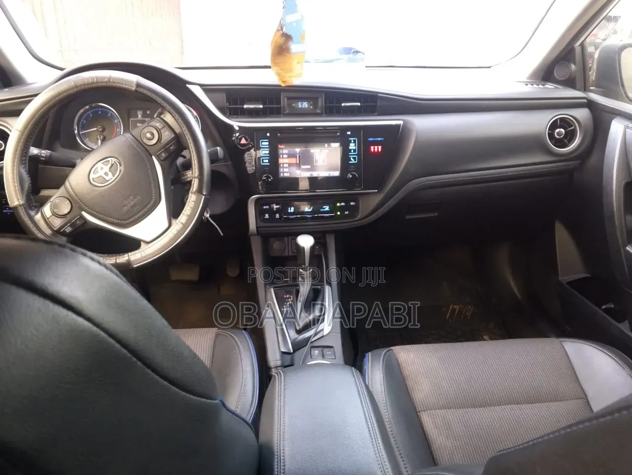 Toyota Corolla 2019 White