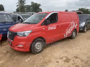 Hyundai Starex 2020 Red