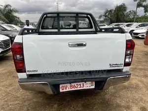 Isuzu D-MAX 2017 White