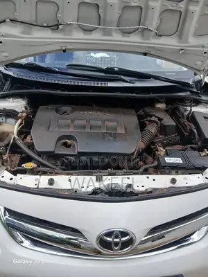 Toyota Corolla LE 4dr Sedan (1.8L 4cyl 4A) 2013 White