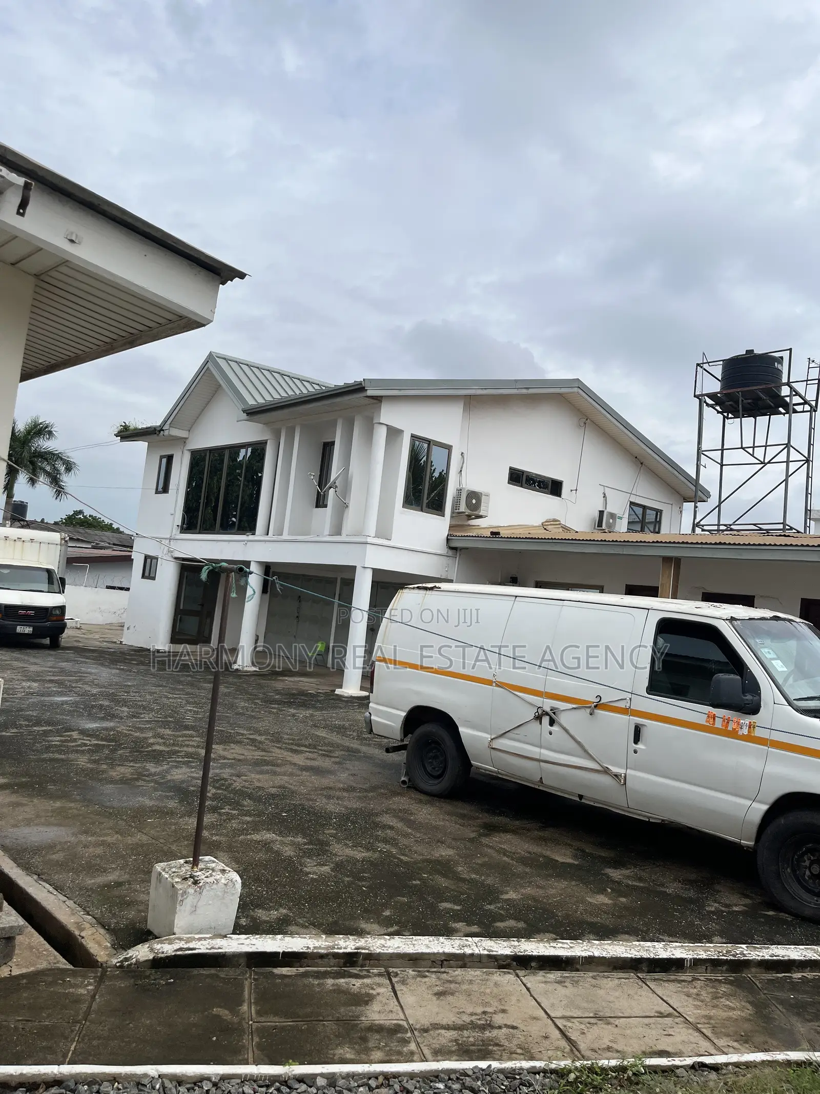 6bdrm House in Dzorwulu for sale