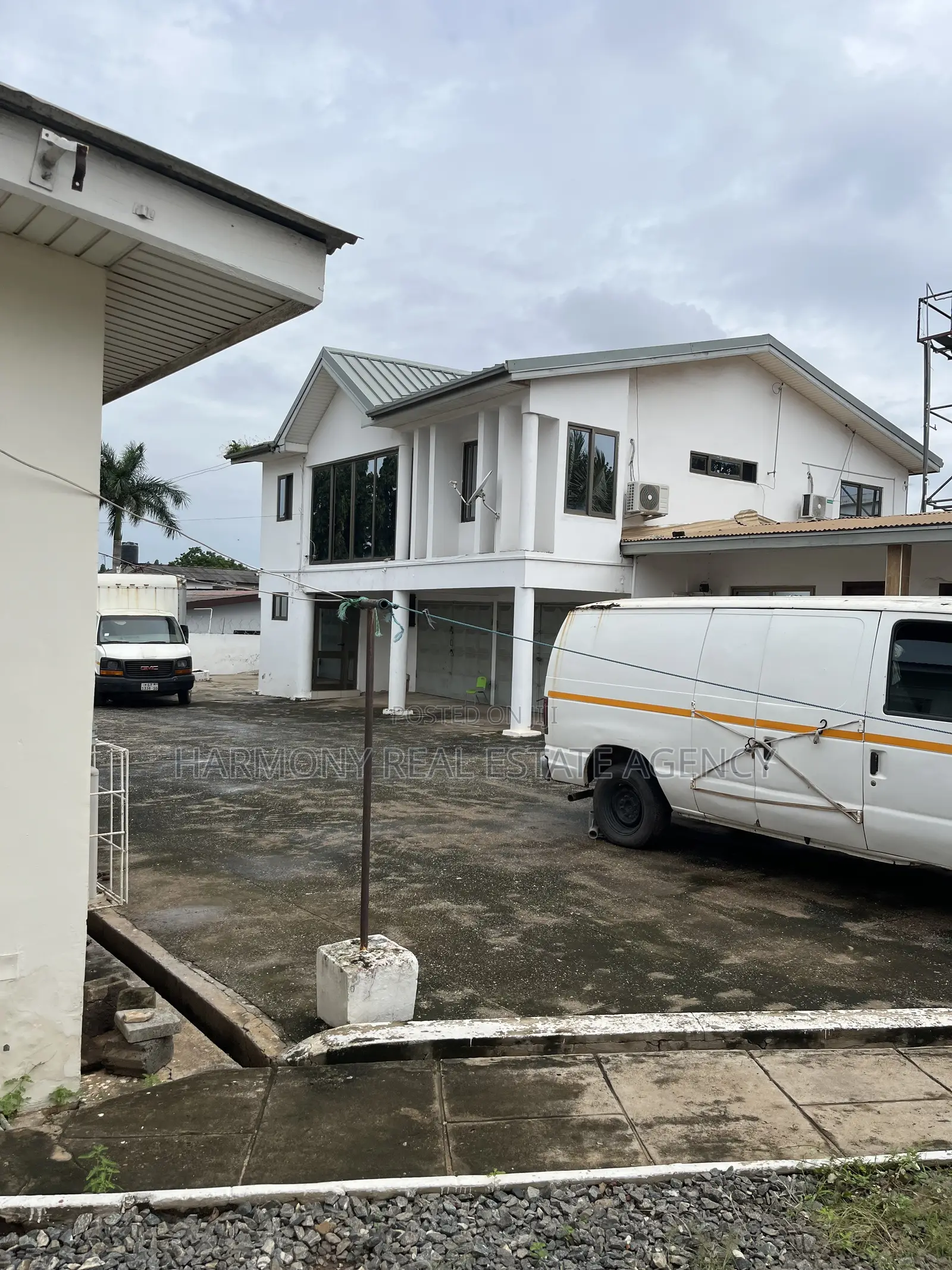 6bdrm House in Dzorwulu for sale