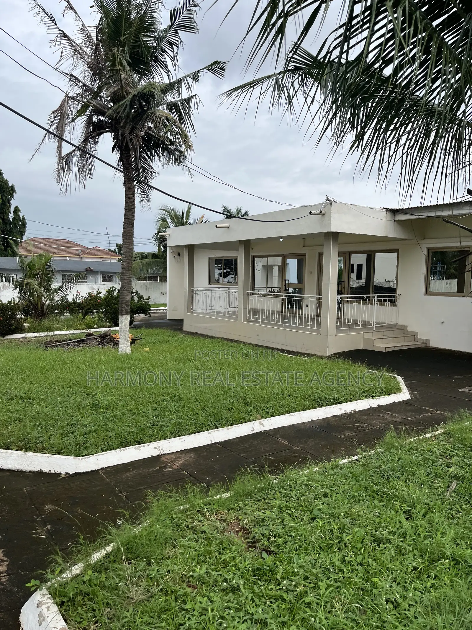 6bdrm House in Dzorwulu for sale