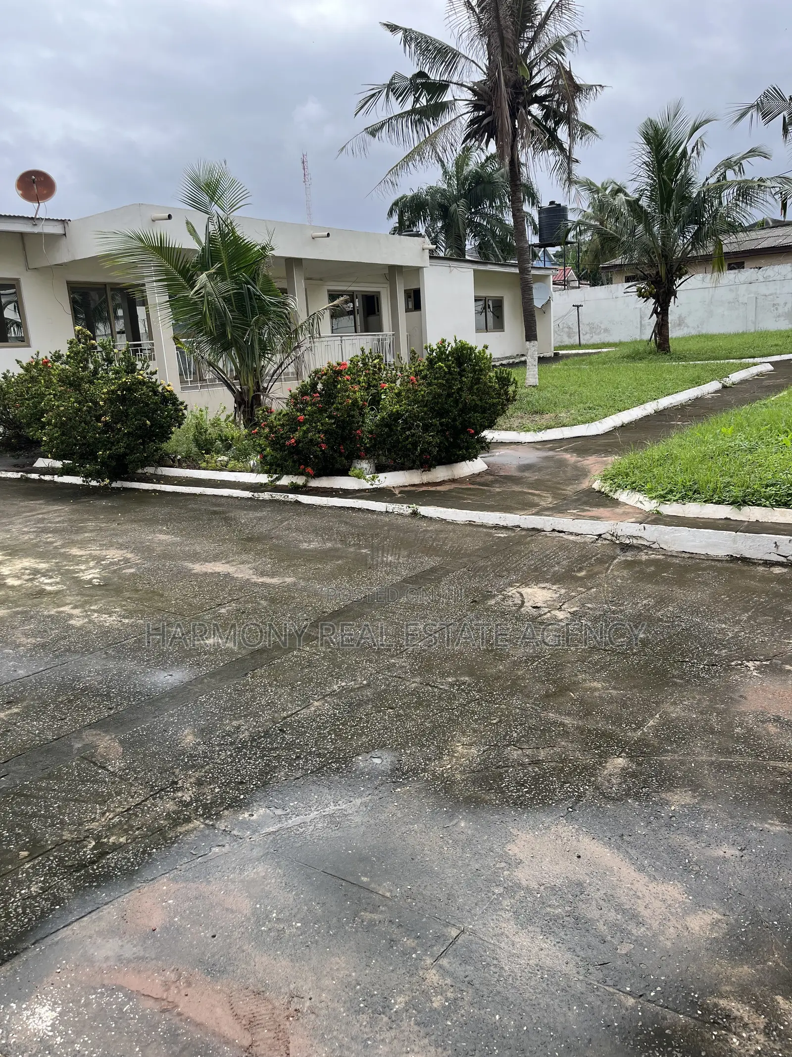 6bdrm House in Dzorwulu for sale