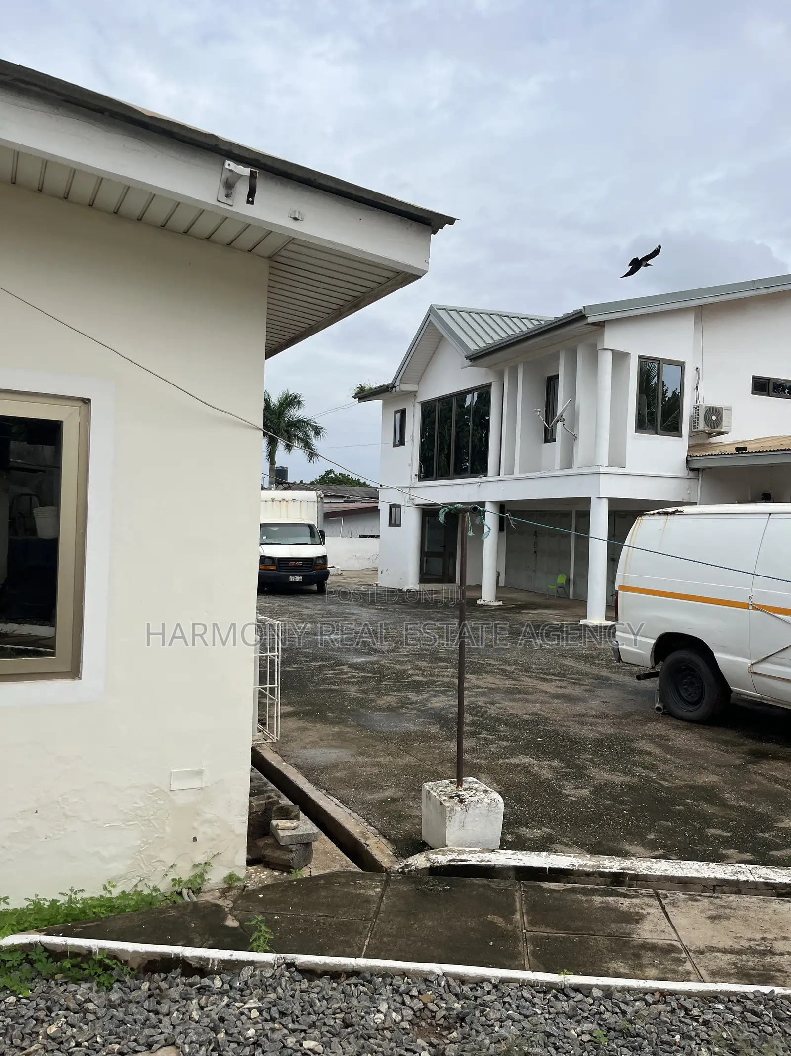 6bdrm House in Dzorwulu for sale