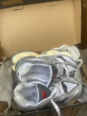Sneaker Shoe