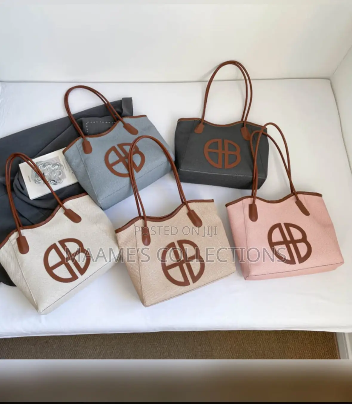 Fashionable And High-end Women’S Handbags