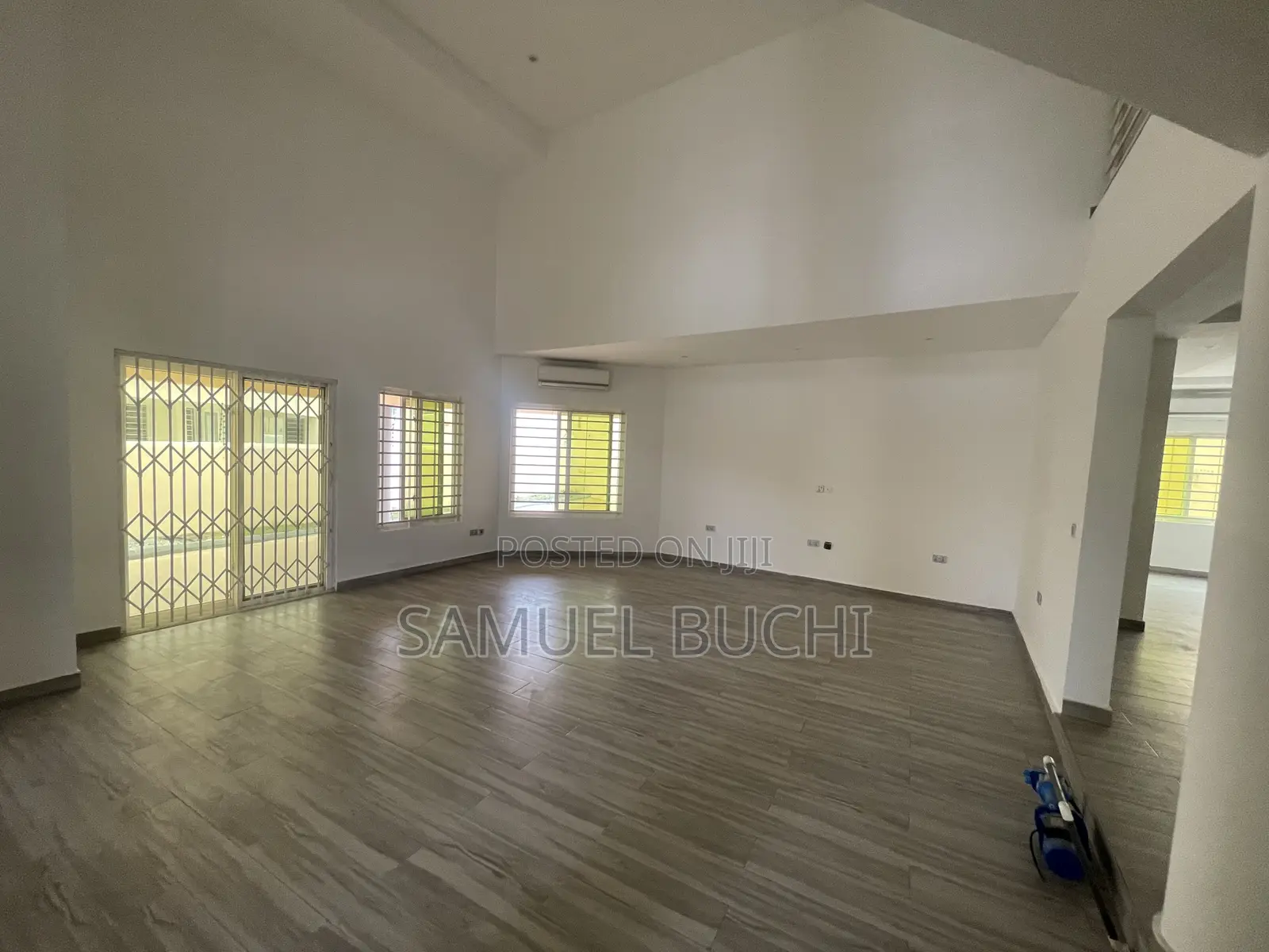 4Bedrooms Mansion for Rent