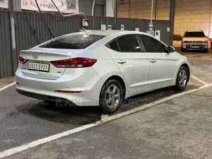 Hyundai Avante 2016 Silver