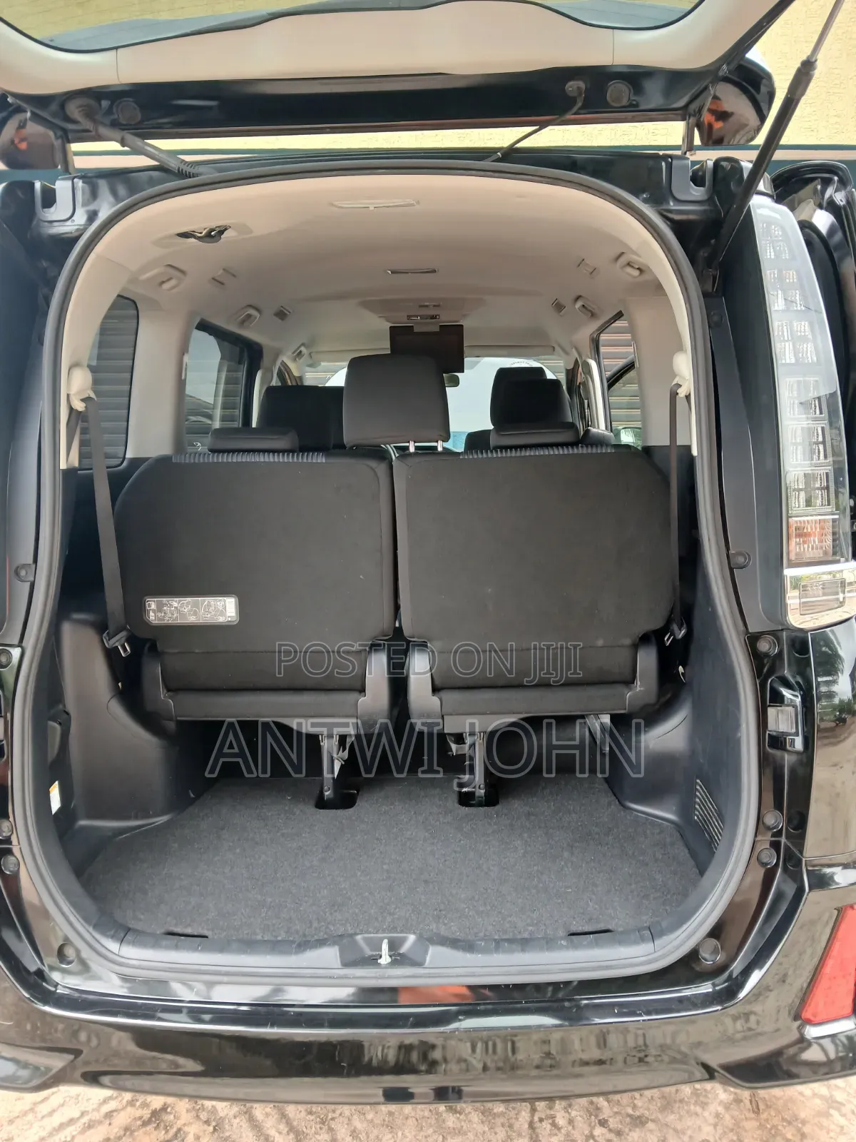 Toyota Noah 2014 Black