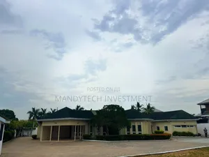 11bdrm Block of Flats in American House for rent