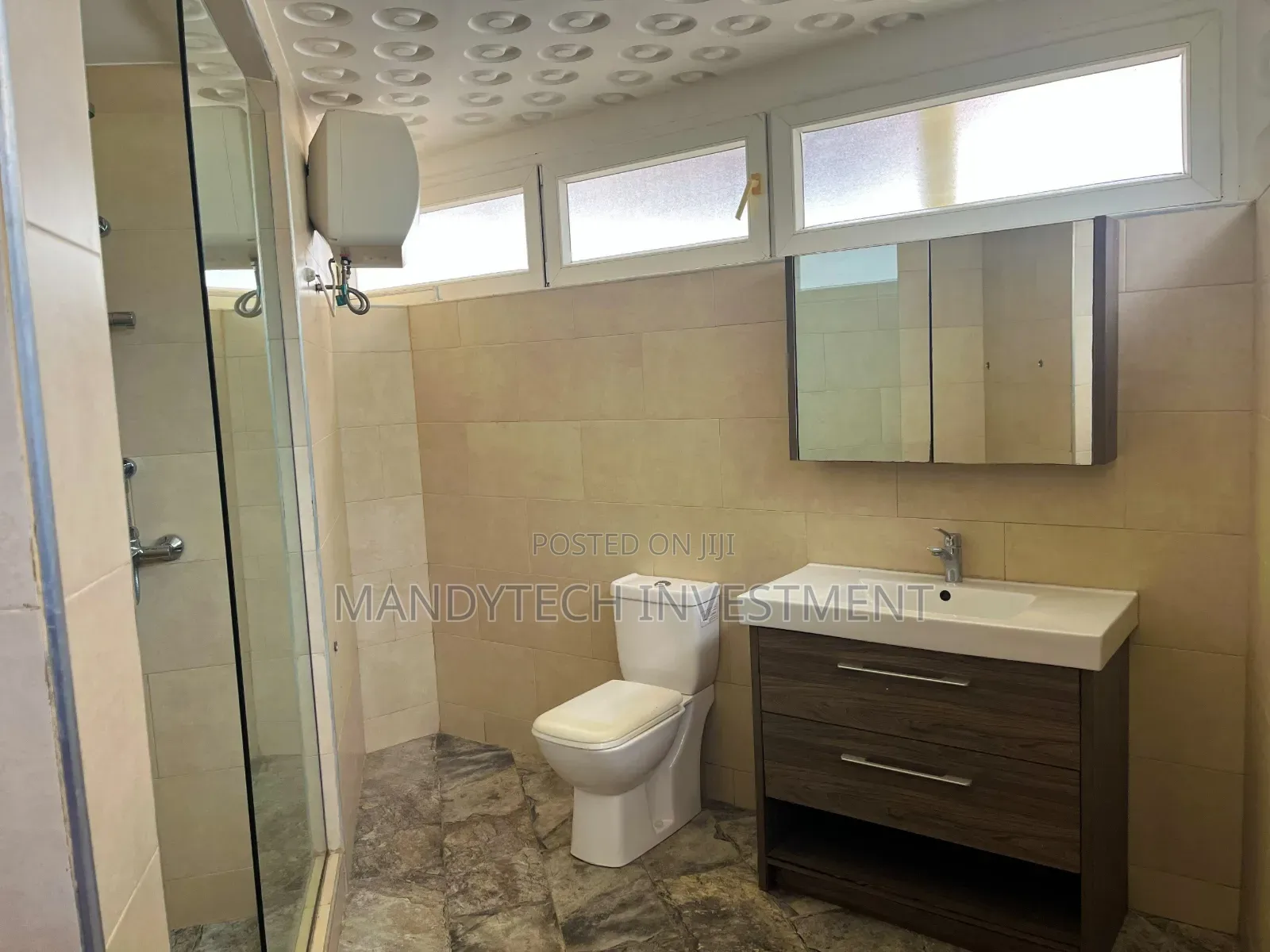 11bdrm Block of Flats in American House for rent