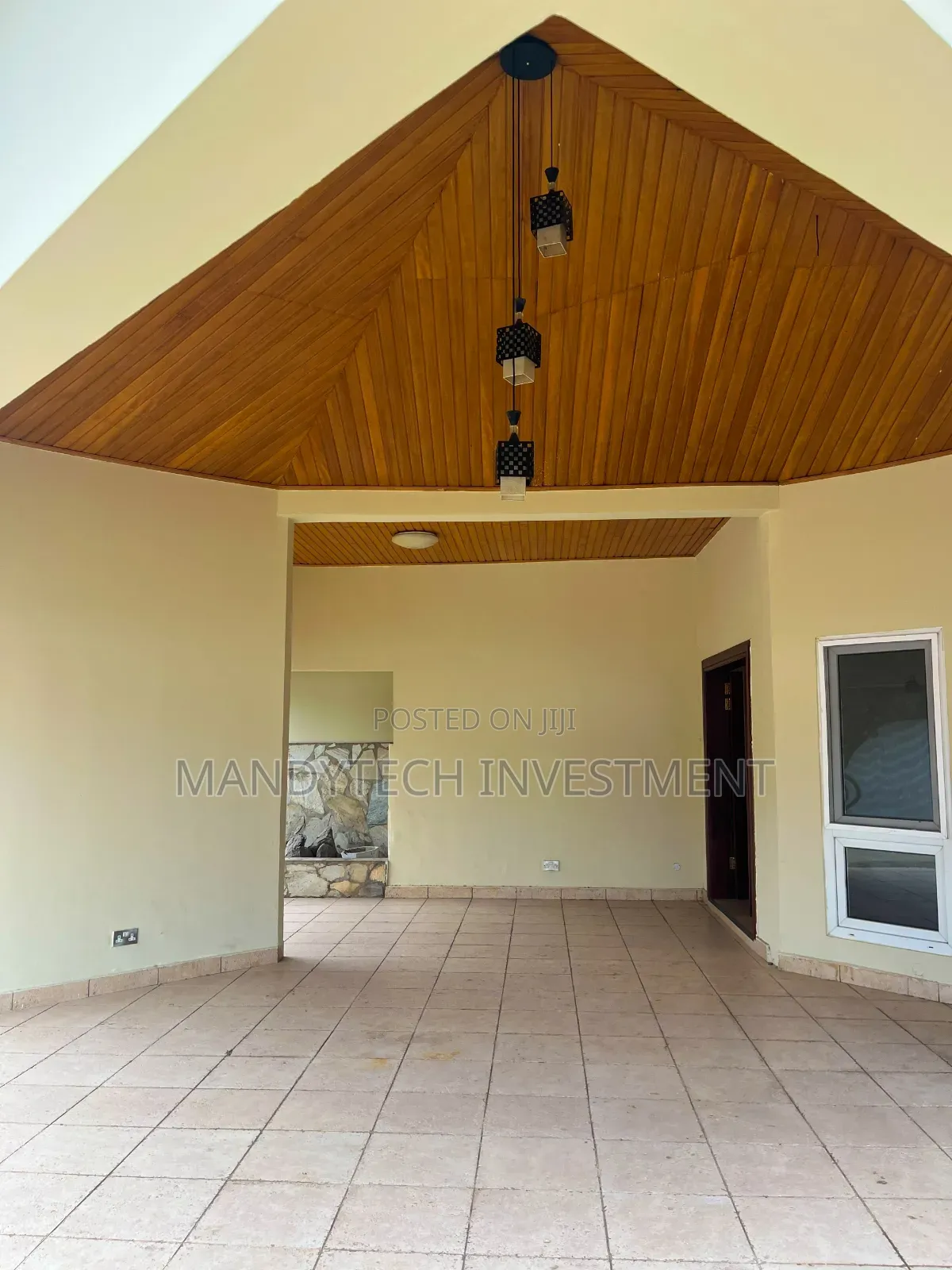 11bdrm Block of Flats in American House for rent