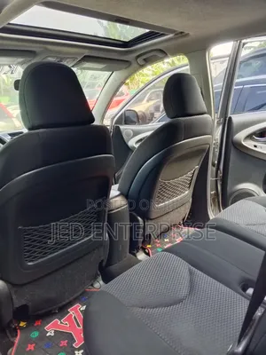 Toyota RAV4 2011 Silver