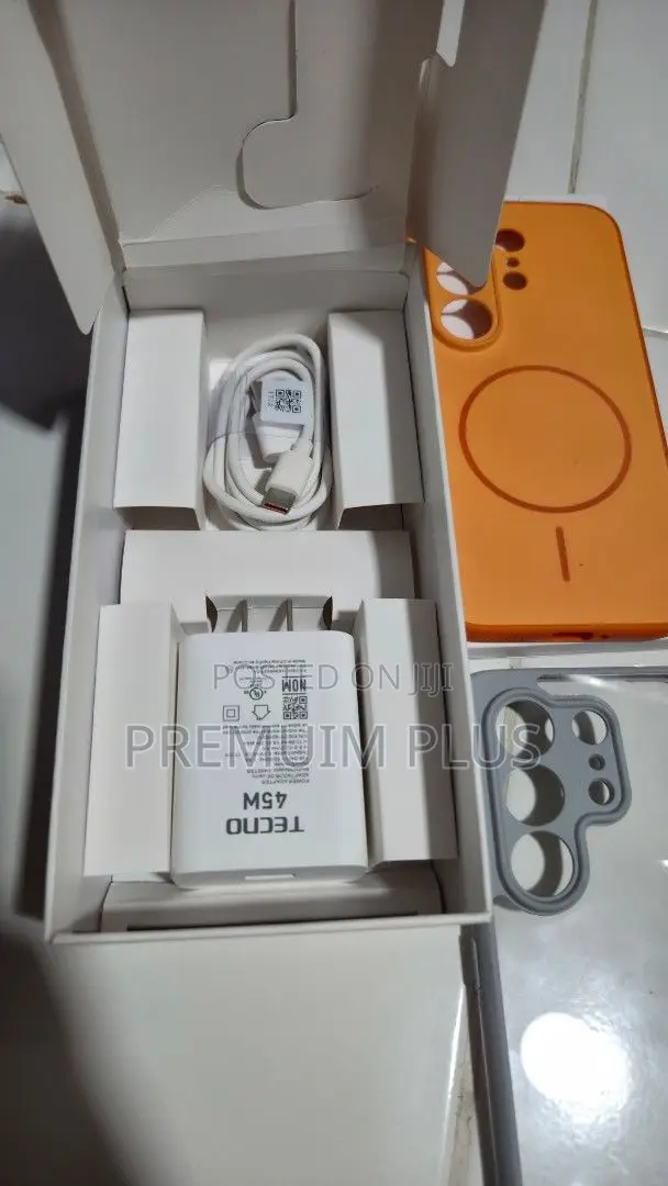 New Tecno Camon 50 Ultra 256 GB Silver