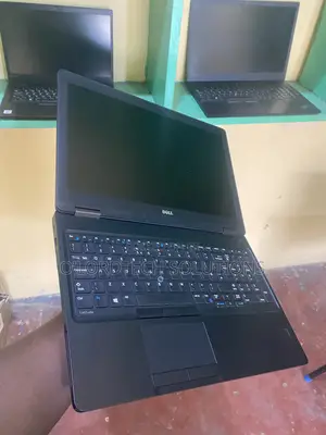 Laptop Dell Latitude 5580 8GB Intel Core i5 SSD 256GB