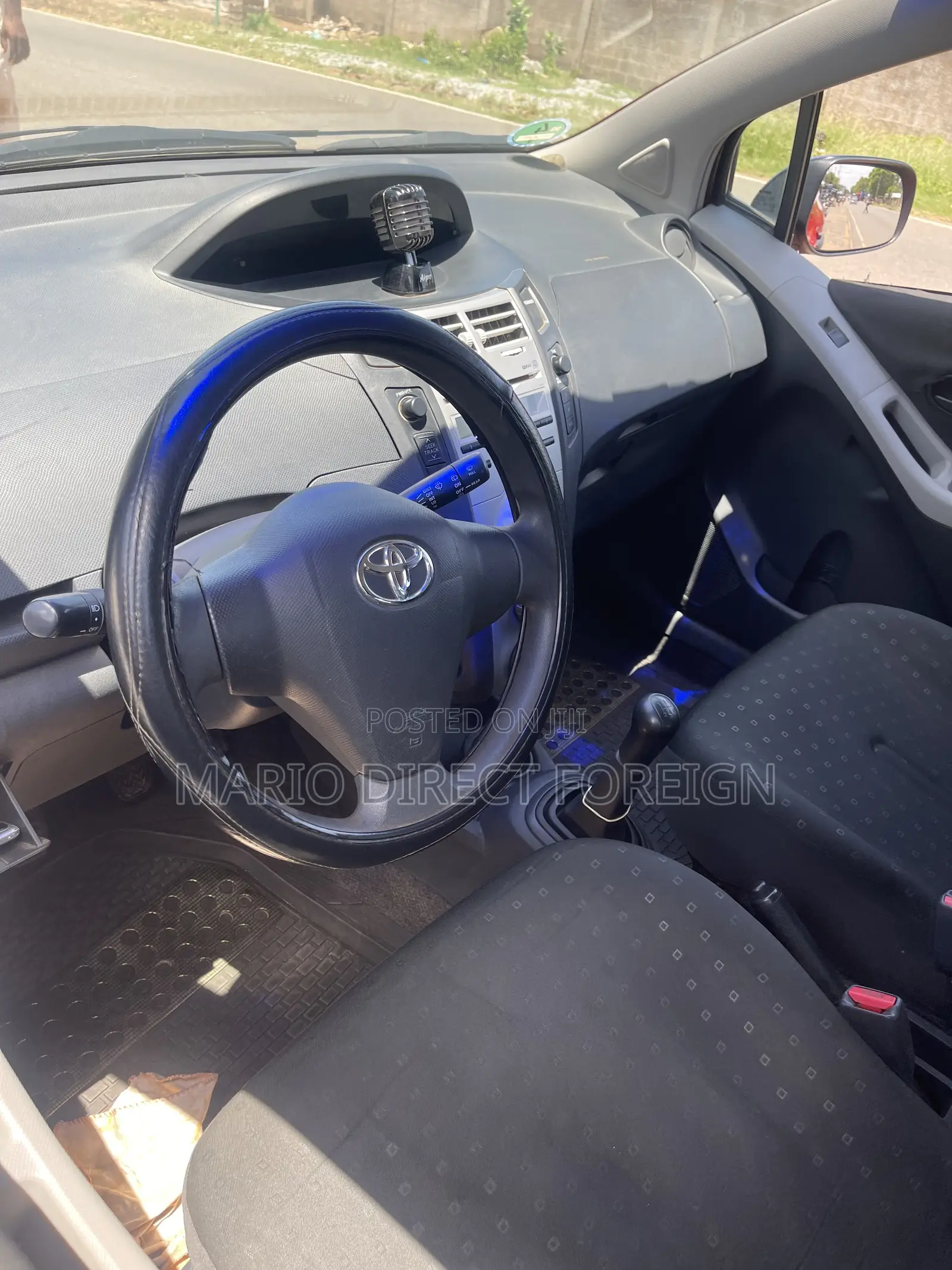 Toyota Yaris 2011 Red