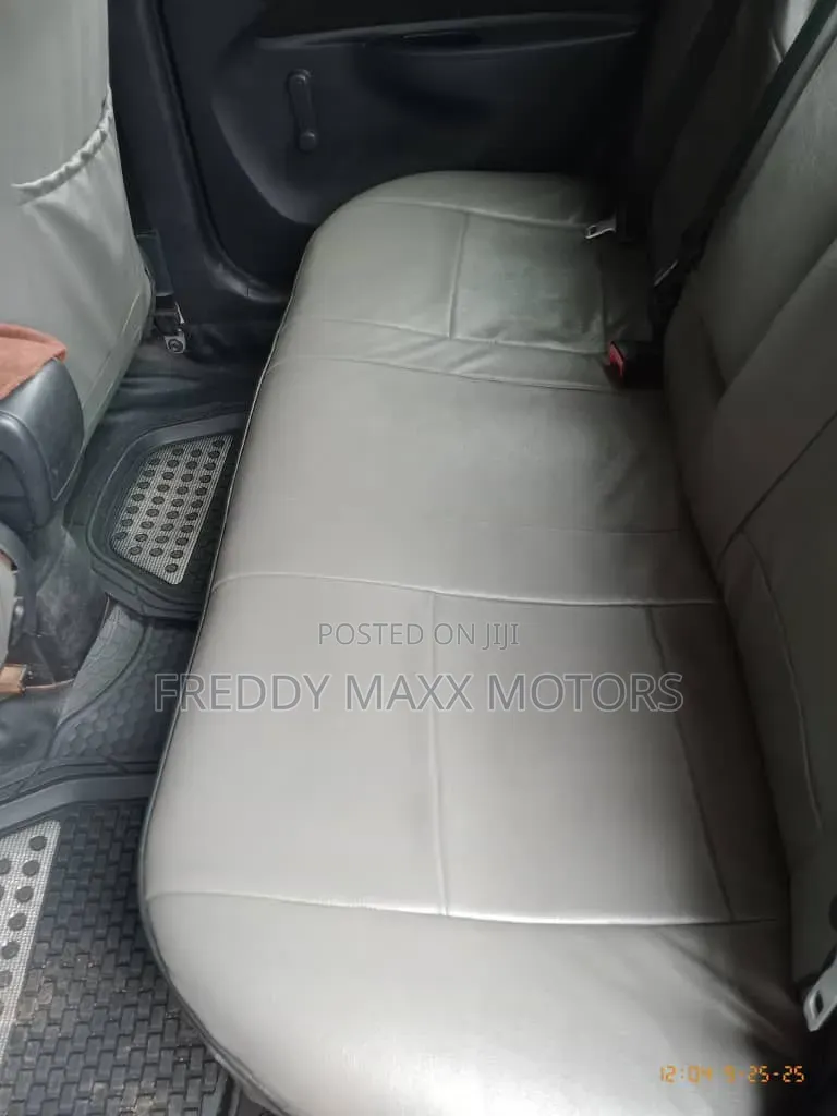 Toyota Yaris 2011 Gray