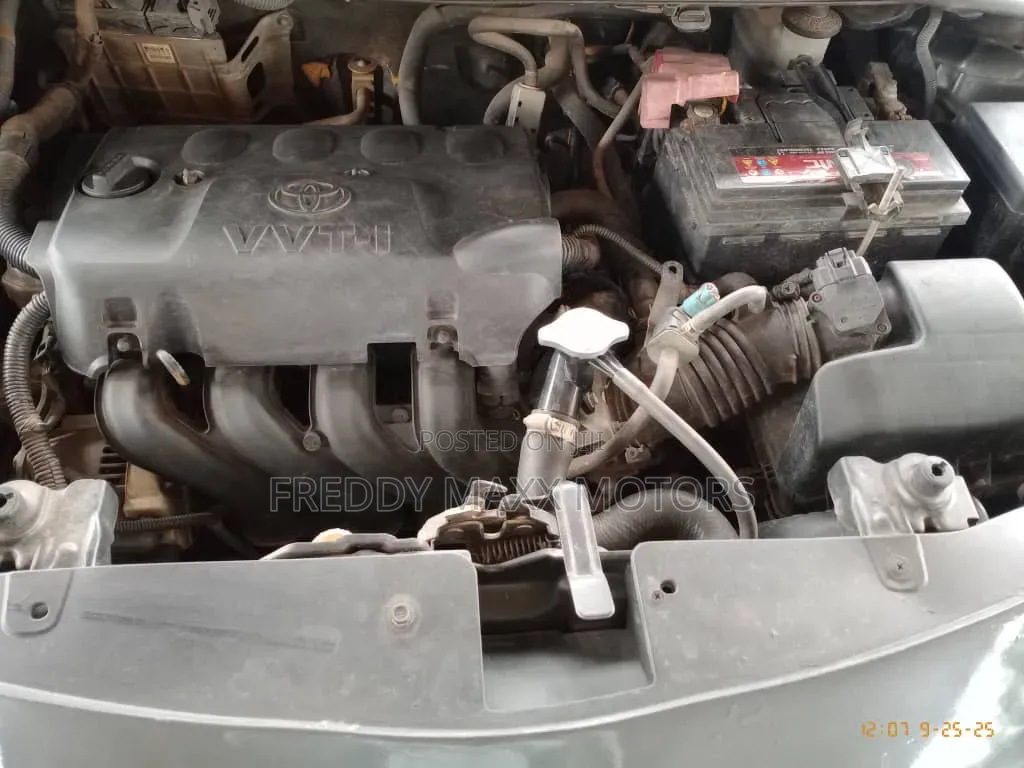Toyota Yaris 2011 Gray