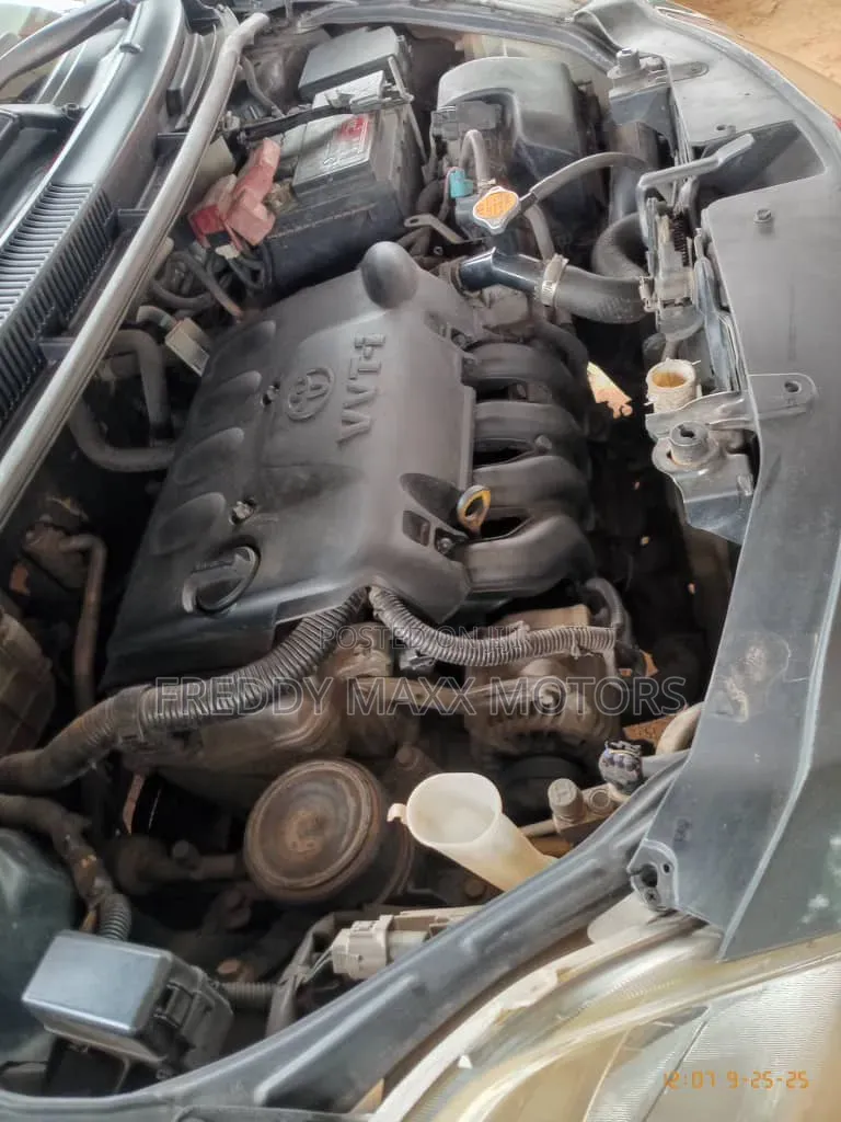 Toyota Yaris 2011 Gray