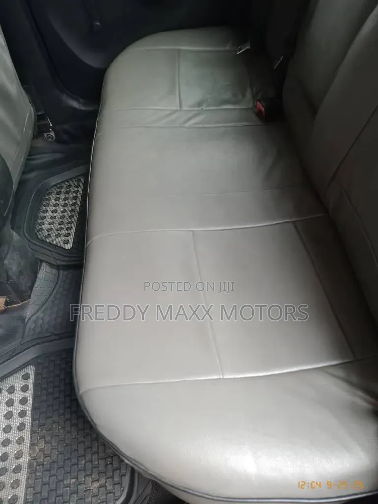 Toyota Yaris 2011 Gray