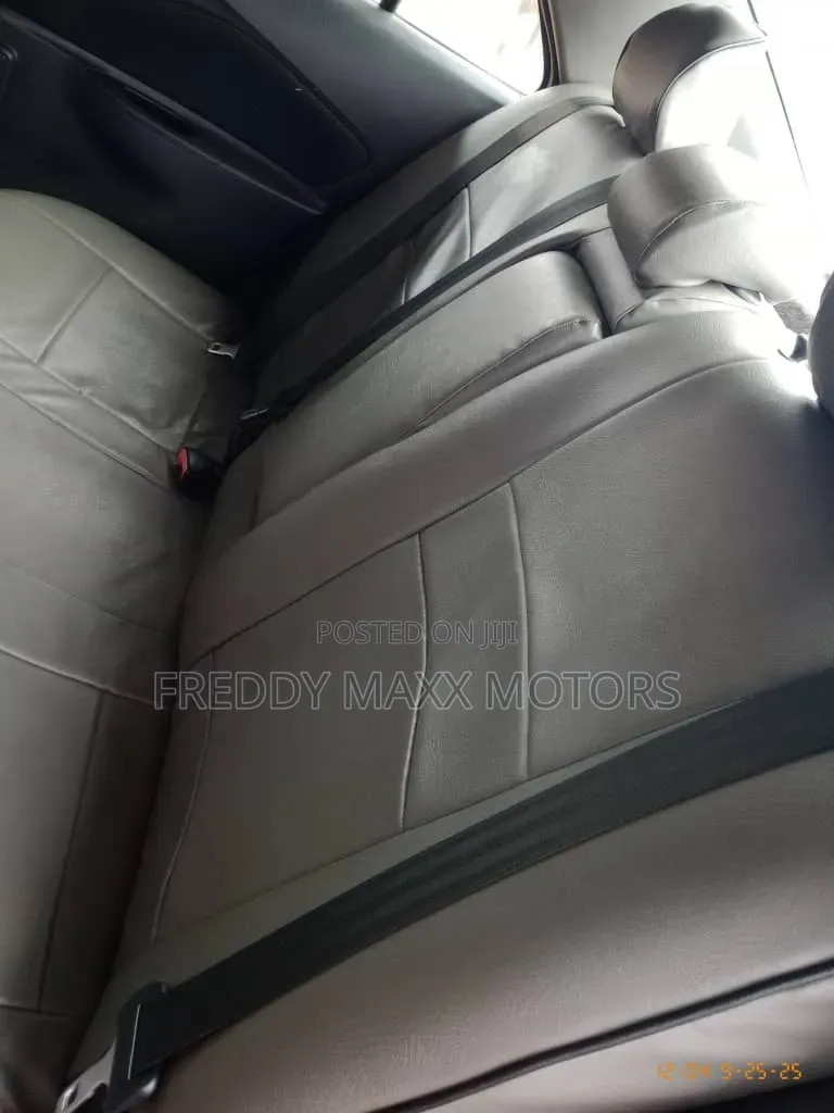 Toyota Yaris 2011 Gray